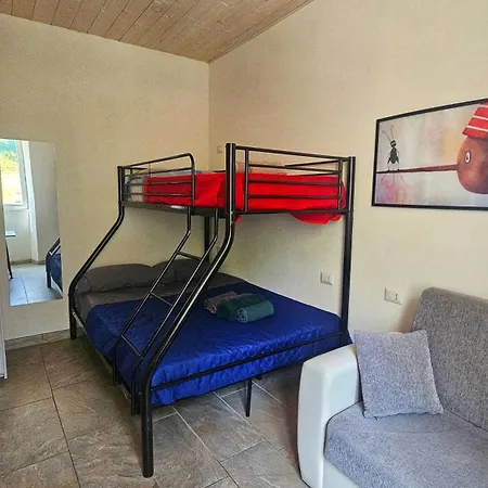 La Casa Azzurra Bed & Breakfast Cunardo